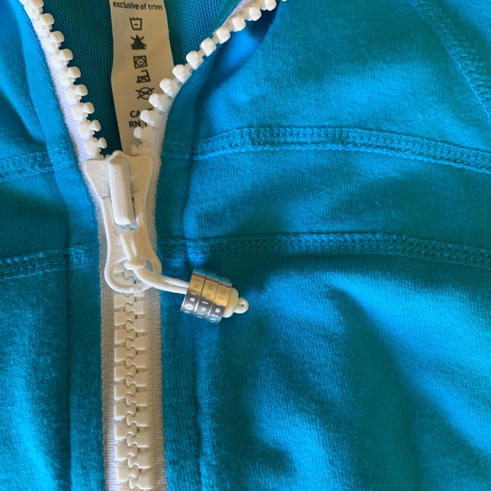 Lululemon Full Zip Jacket- size 12 - Picture 4 of 7